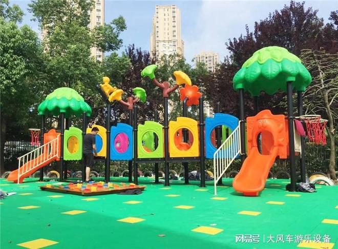 儿园滑梯的安全警示新葡京广西南宁幼